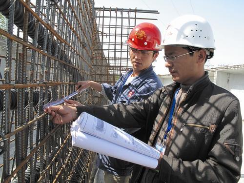 监理工程师行业动态与小巷深处的建筑智慧探索