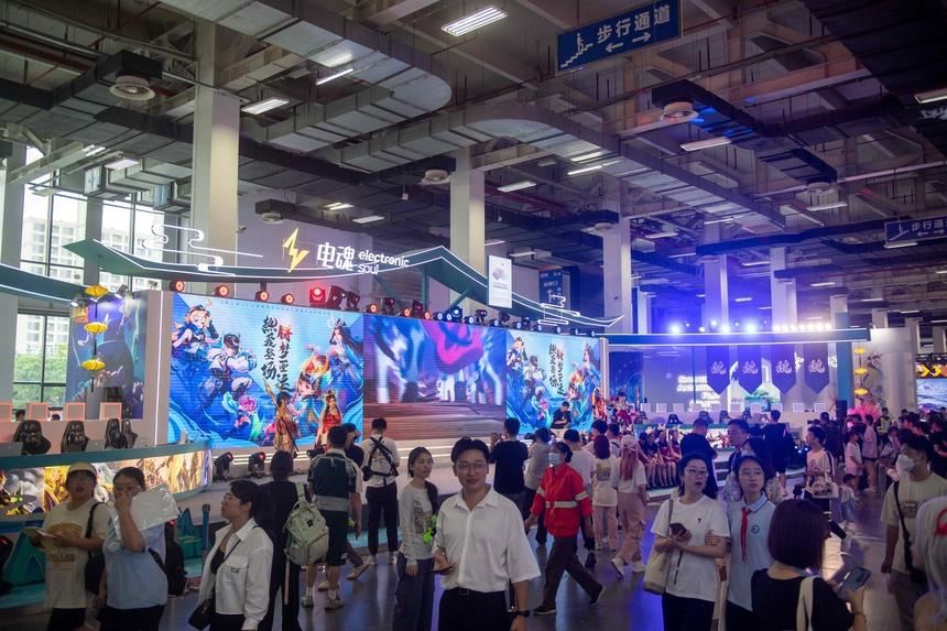 动漫定义及其时代地位，背景、影响与特定时代的角色