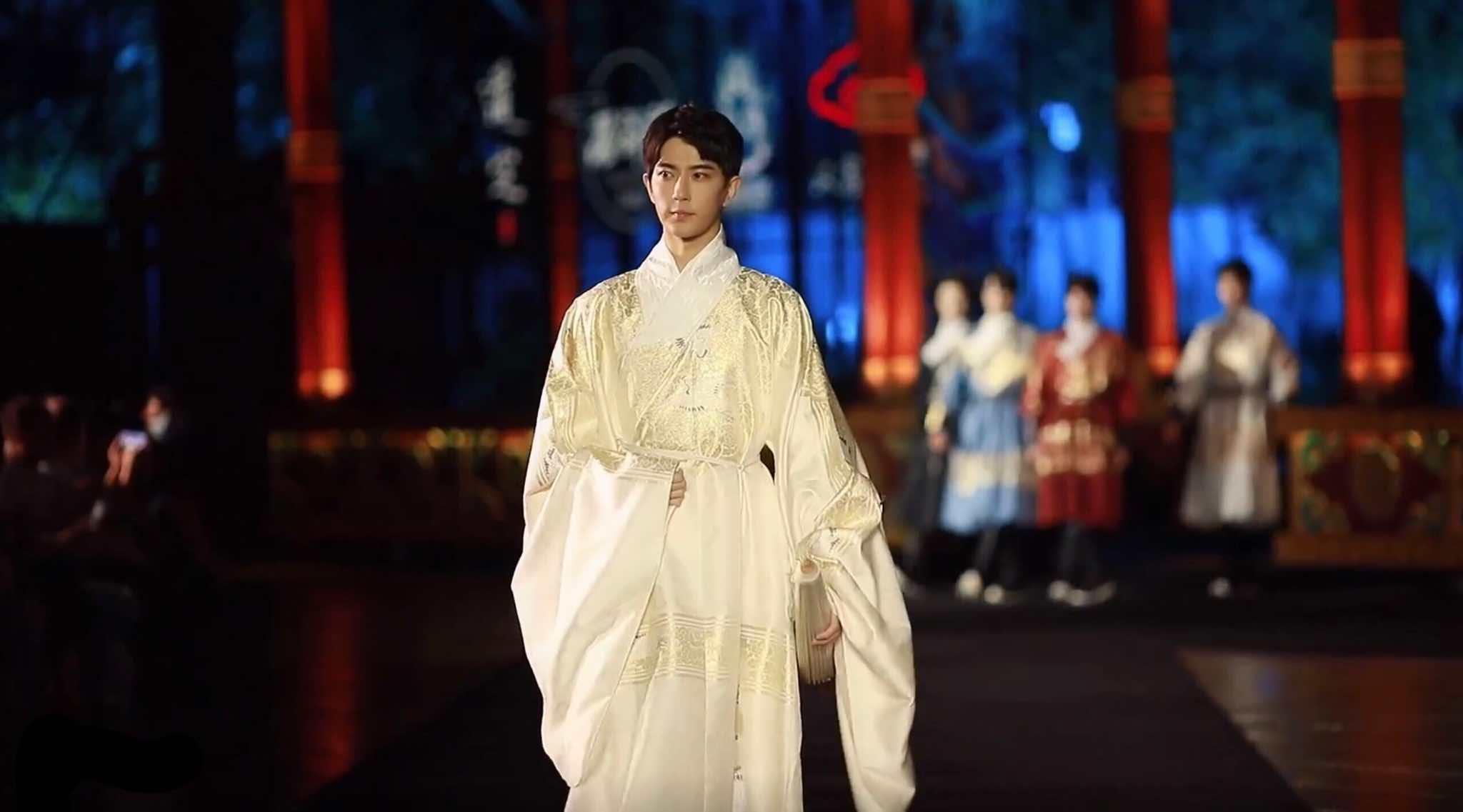 汉服走秀最新趋势，时尚潮流中的传统文化魅力展示
