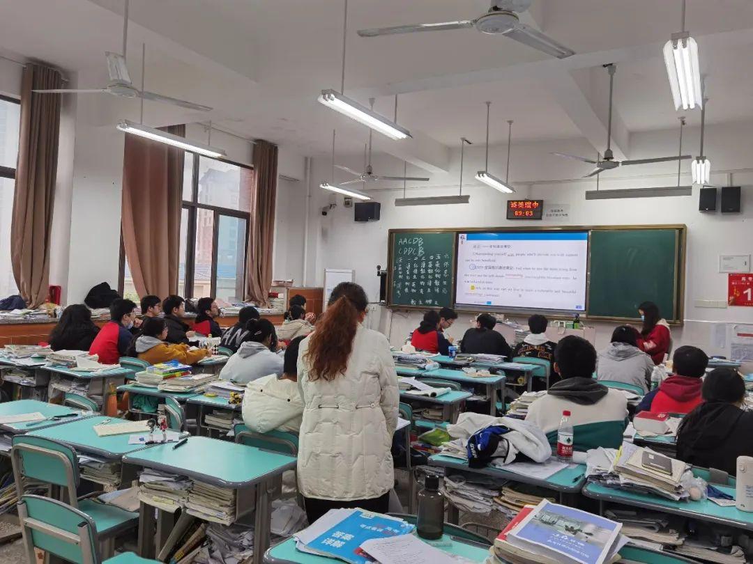 重庆最新疫情下的隐秘小巷美食探秘之旅